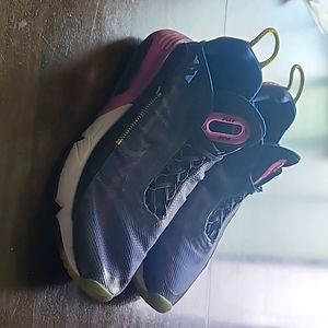 NIKE Air max 2090 mens 9.5